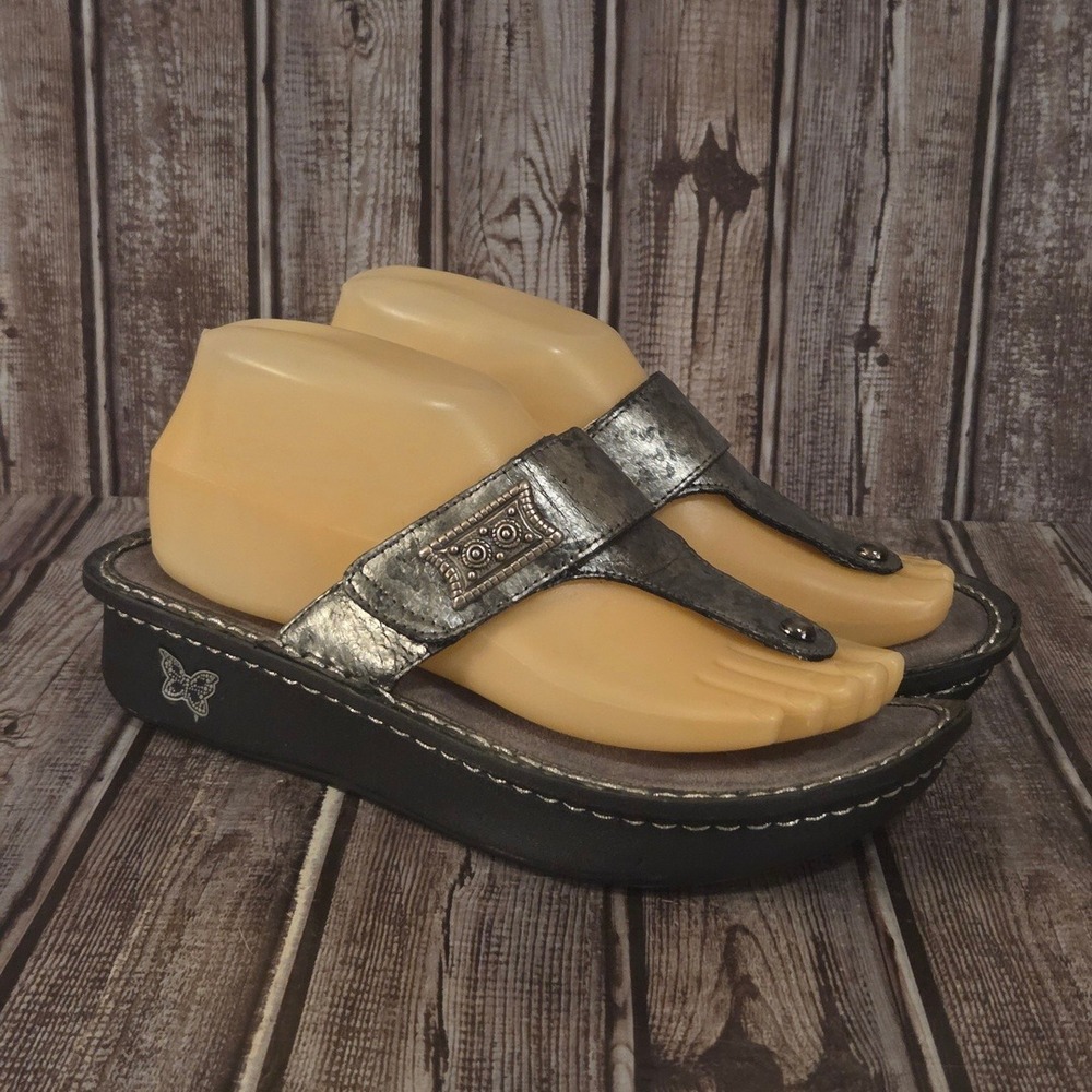 Sz 38/ 8-8.5 Alegria Carina Pewter Metallic Leather Thong Sandals Worn 1X! - Picture 3 of 8
